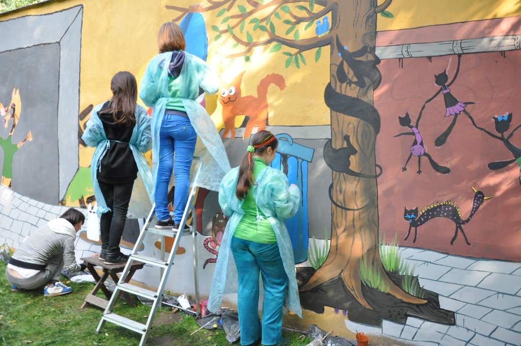 Mural i koncert na zakończenie festiwalu Between the Wall