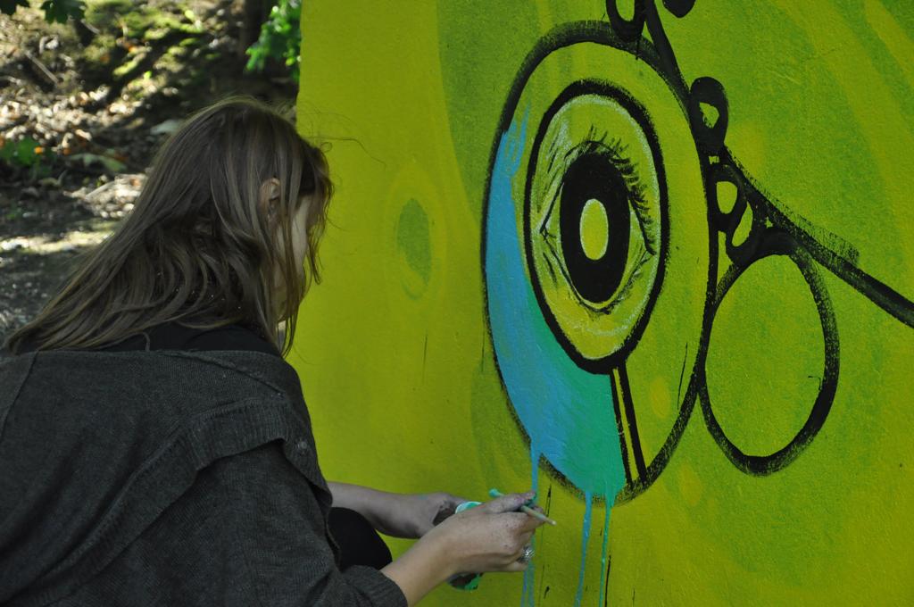 Mural i koncert na zakończenie festiwalu Between the Wall