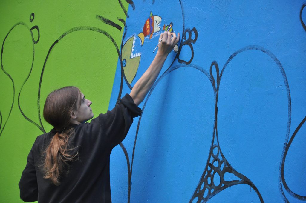 Mural i koncert na zakończenie festiwalu Between the Wall