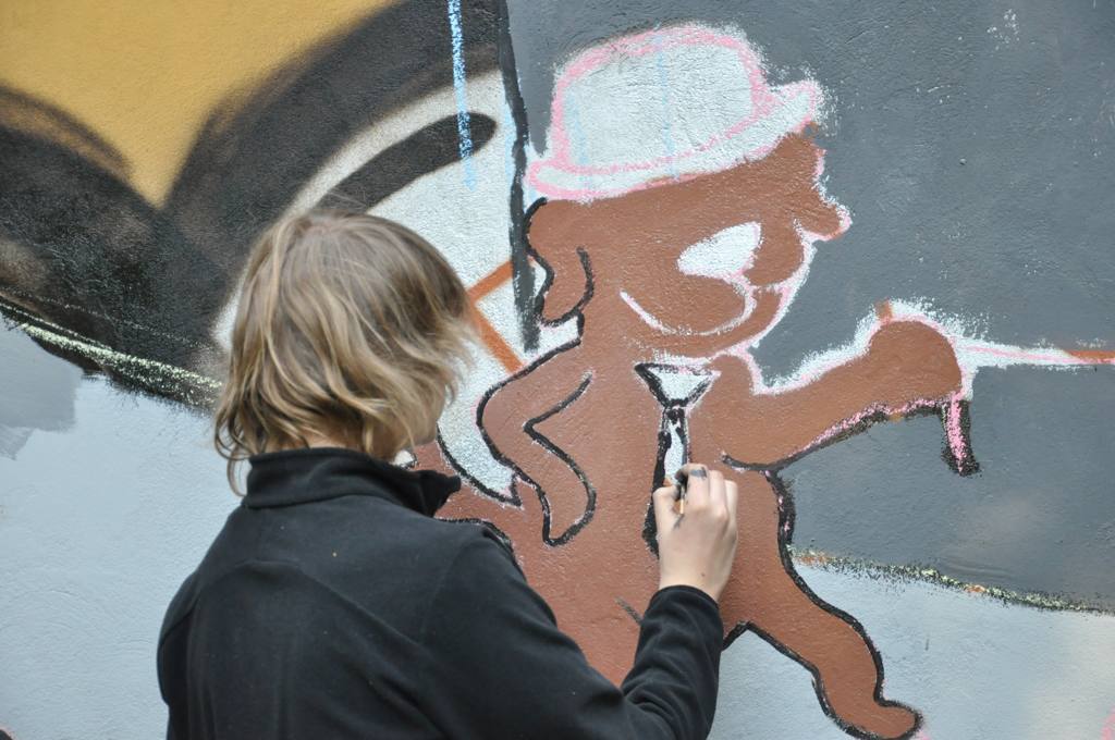Mural i koncert na zakończenie festiwalu Between the Wall