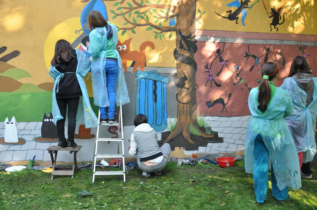 Mural i koncert na zakończenie festiwalu Between the Wall