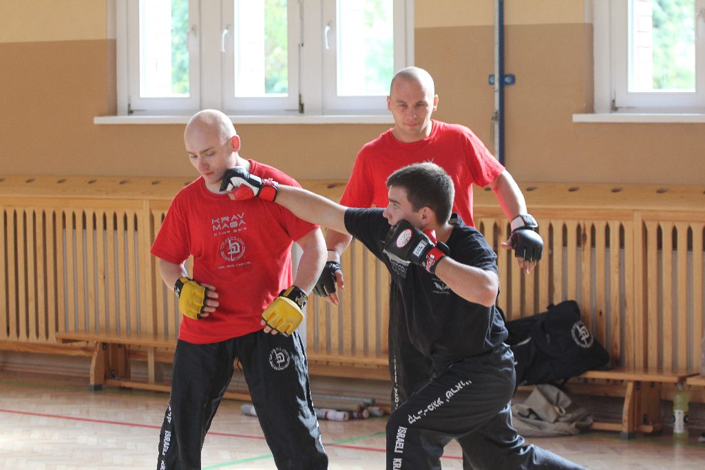 Israeli Krav Maga uczy podstaw samoobrony
