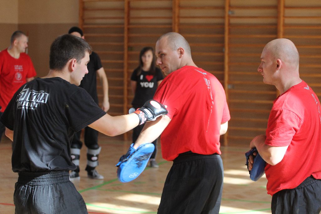 Israeli Krav Maga uczy podstaw samoobrony