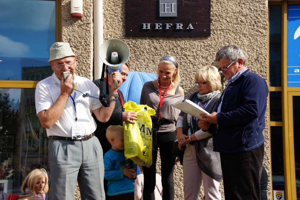 Legniczanie obejrzeli zabytkowe auta