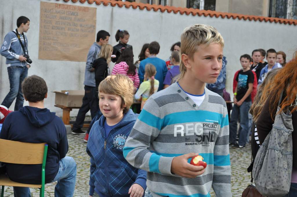 Piknik rodzinny na boisku Gimnazjum nr 4