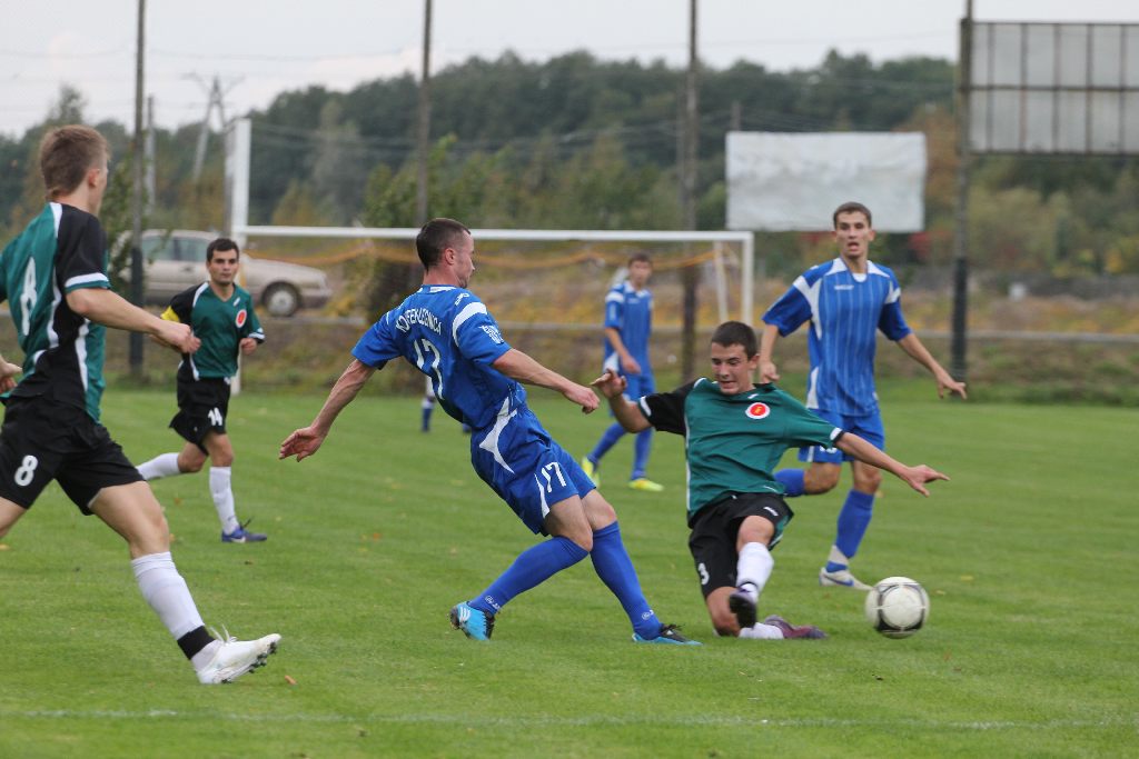 Konfeks zdecydowanie lepszy w derbach spadkowiczów