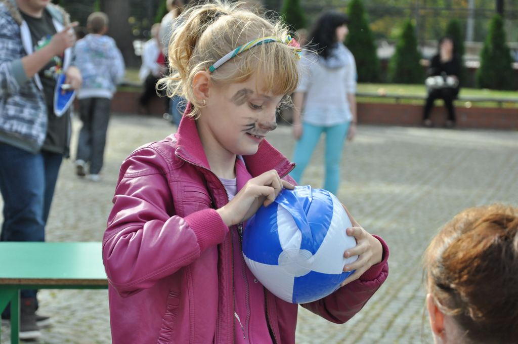 Piknik rodzinny na boisku Gimnazjum nr 4