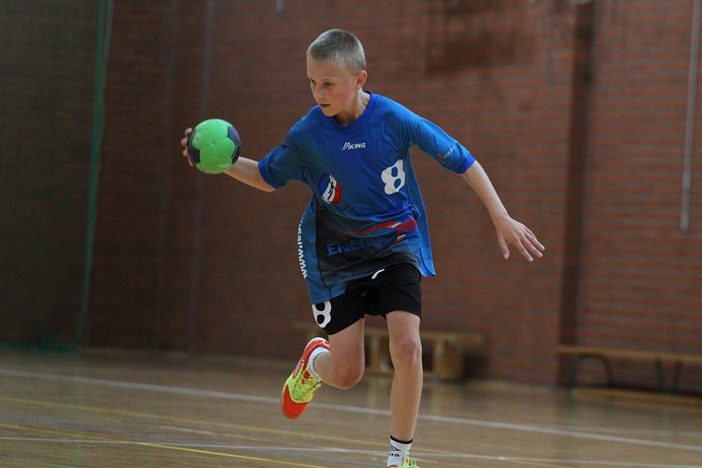 Chłopcy: MSPR Siódemka Legnica - SPR Chrobry Głogów 31:19