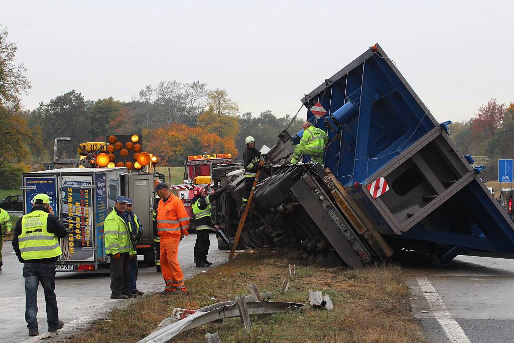 TIR zablokował autostradę