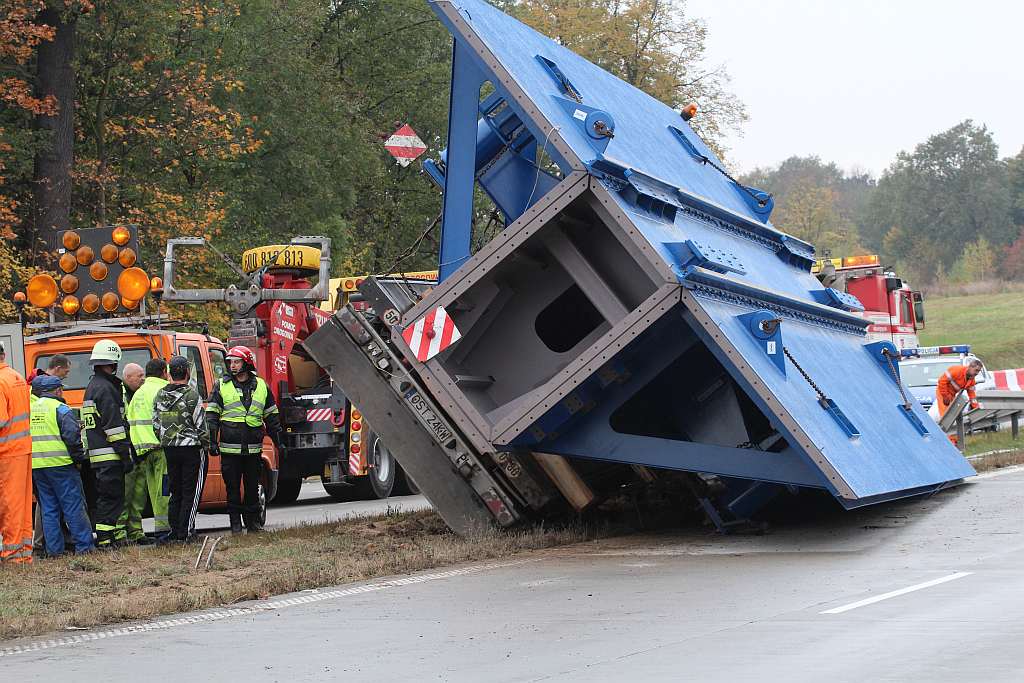 TIR zablokował autostradę