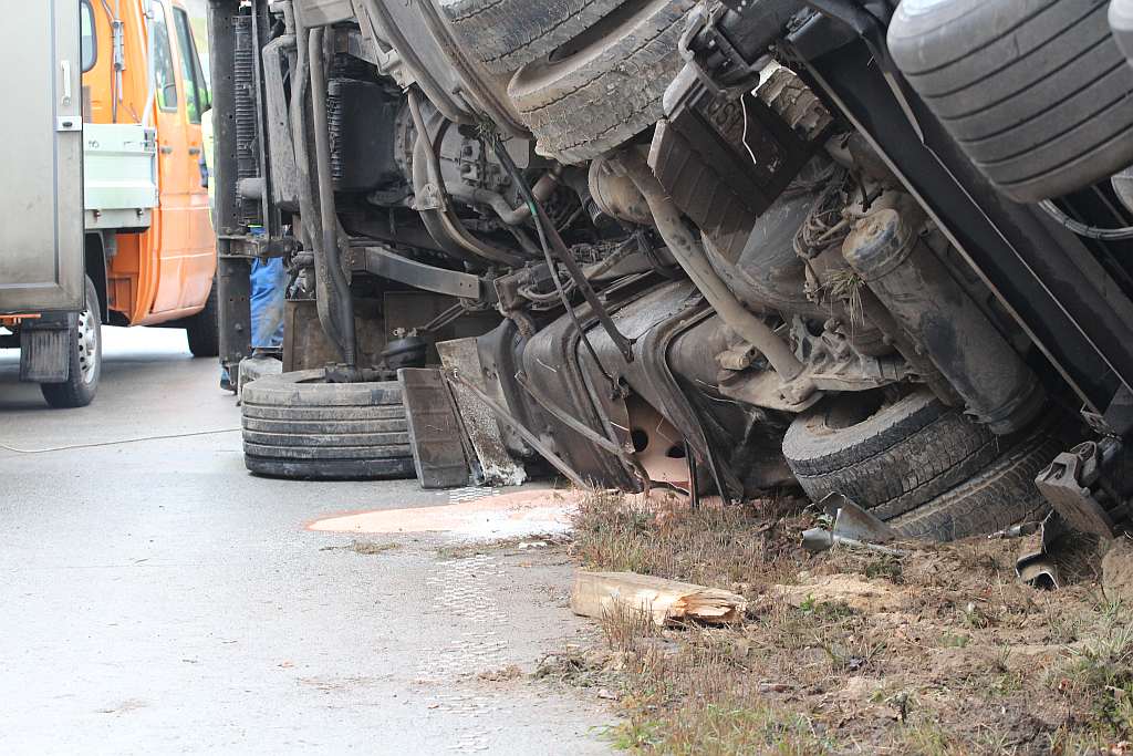 TIR zablokował autostradę