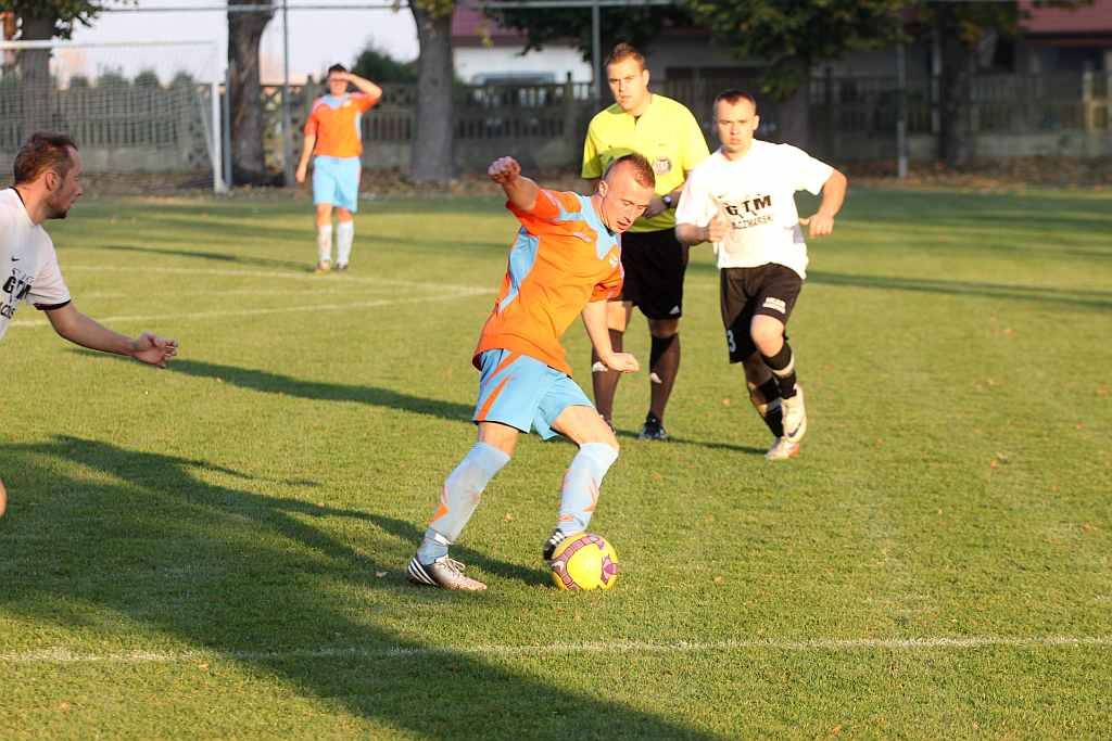 KS Legnickie Pole - Ikar 1:1