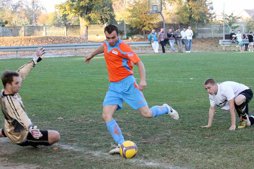 KS Legnickie Pole - Ikar 1:1
