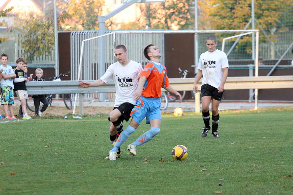 KS Legnickie Pole - Ikar 1:1