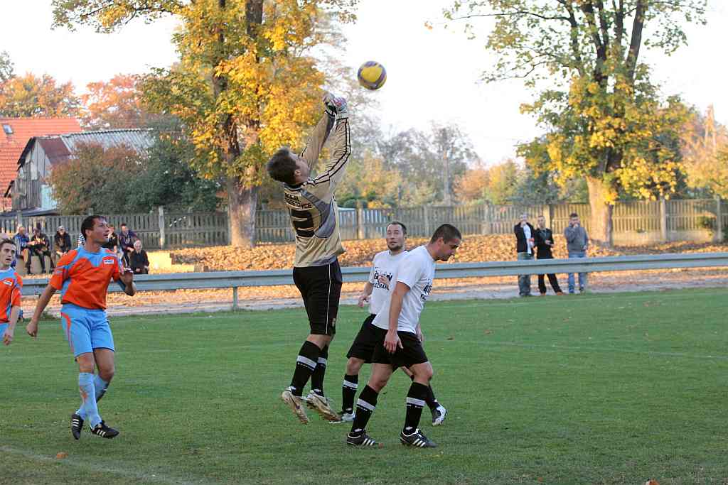 KS Legnickie Pole - Ikar 1:1