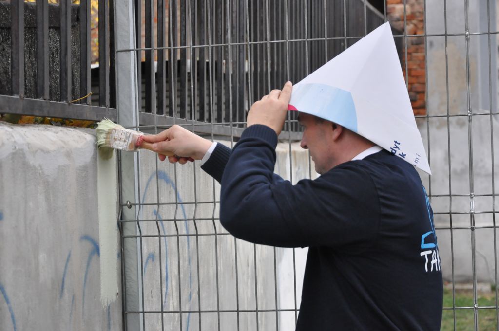 Kredyt Bank podarował 5 tys. zł legnickiej szkole