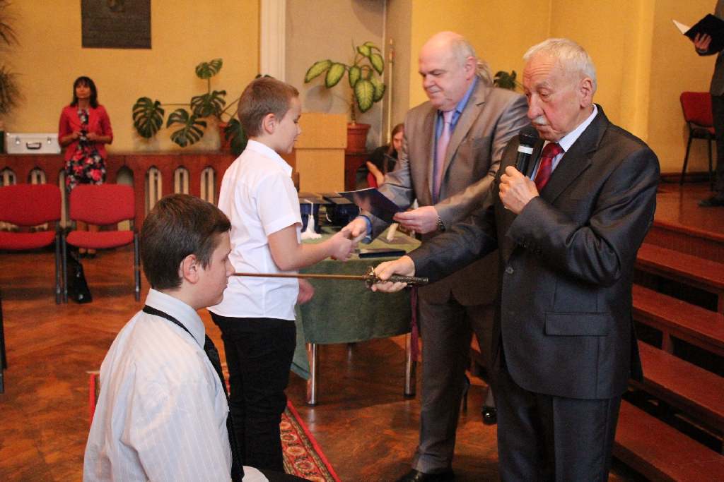 Pasowanie gimnazjalistów TWP