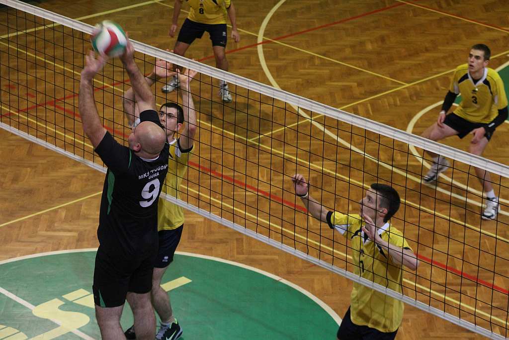 Ikar Legnica - MKS Pogoń Góra 3:0