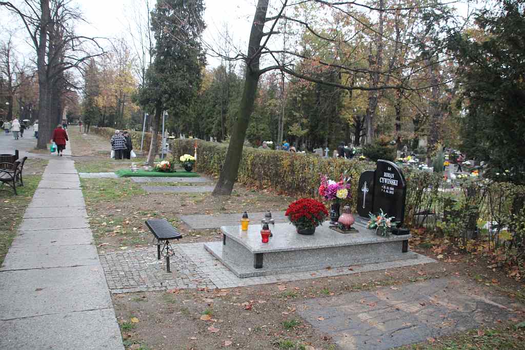 Wszystkich Świętych na Cmentarzu Komunalnym w Legnicy