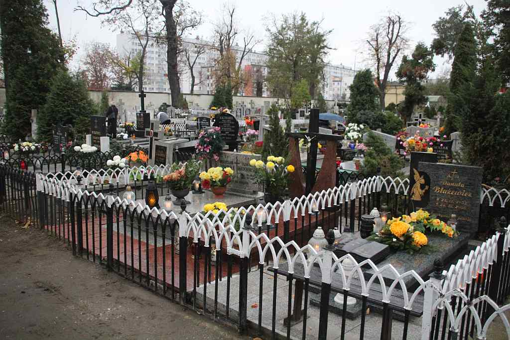 Wszystkich Świętych na Cmentarzu Komunalnym w Legnicy