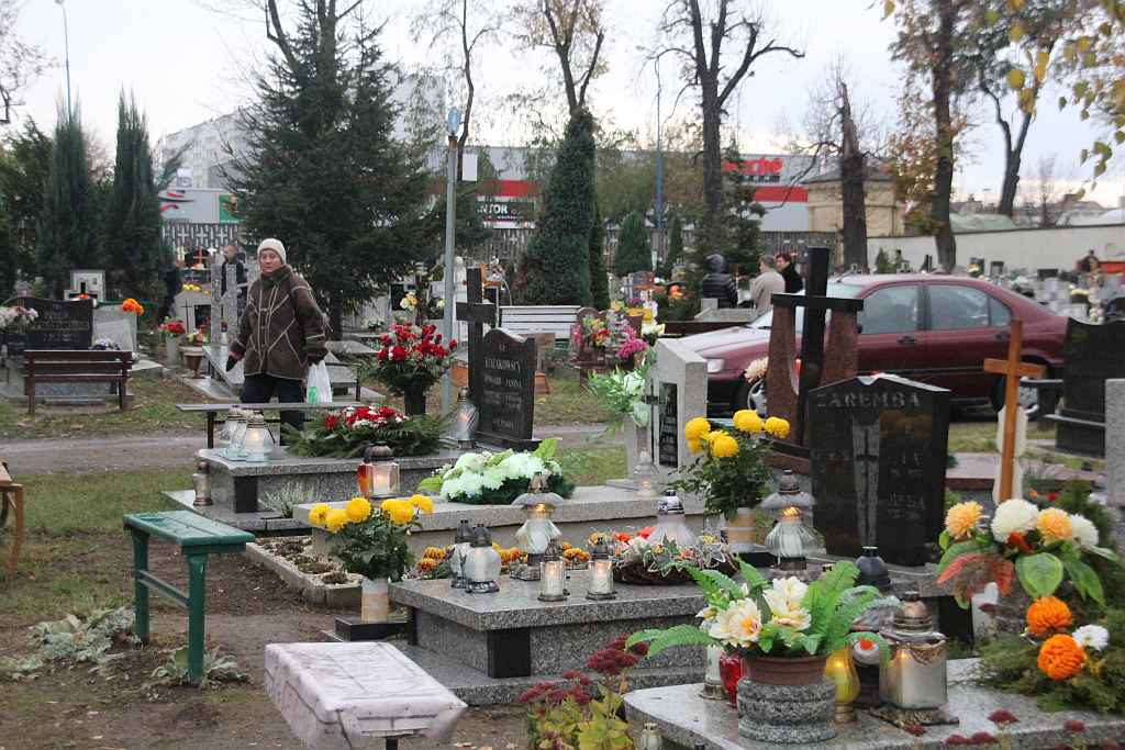 Wszystkich Świętych na Cmentarzu Komunalnym w Legnicy