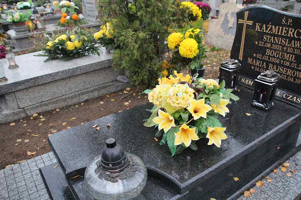 Wszystkich Świętych na Cmentarzu Komunalnym w Legnicy