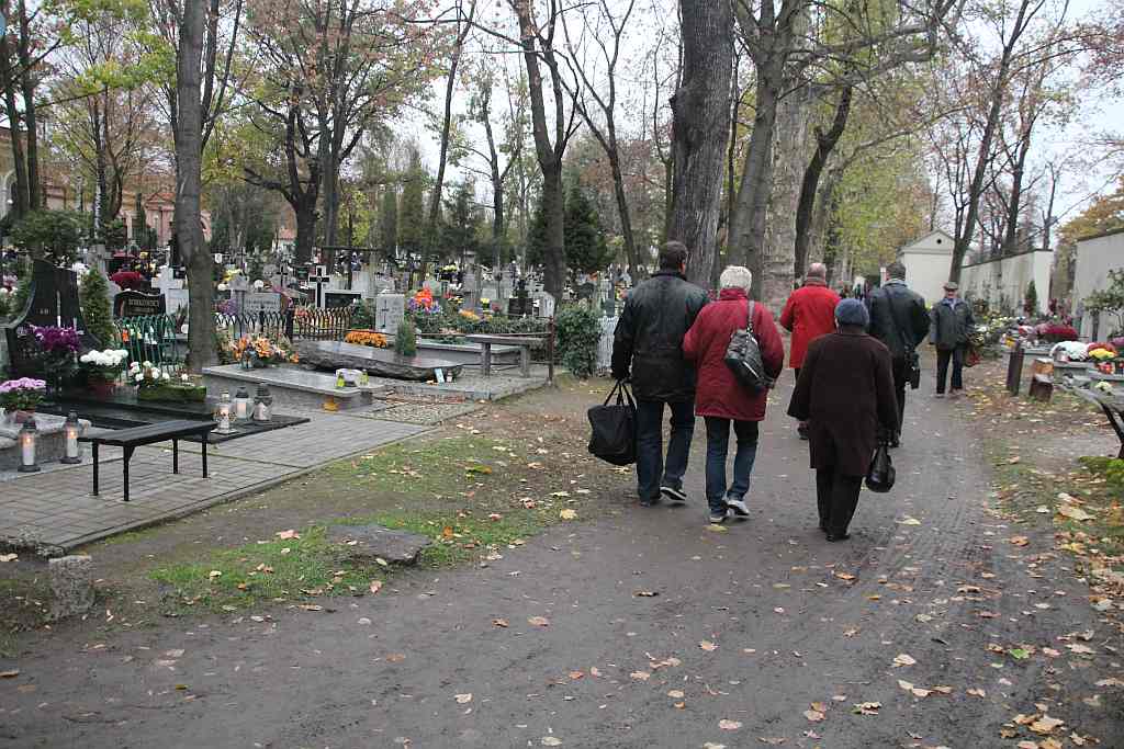 Wszystkich Świętych na Cmentarzu Komunalnym w Legnicy
