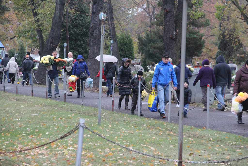 Wszystkich Świętych na Cmentarzu Komunalnym w Legnicy