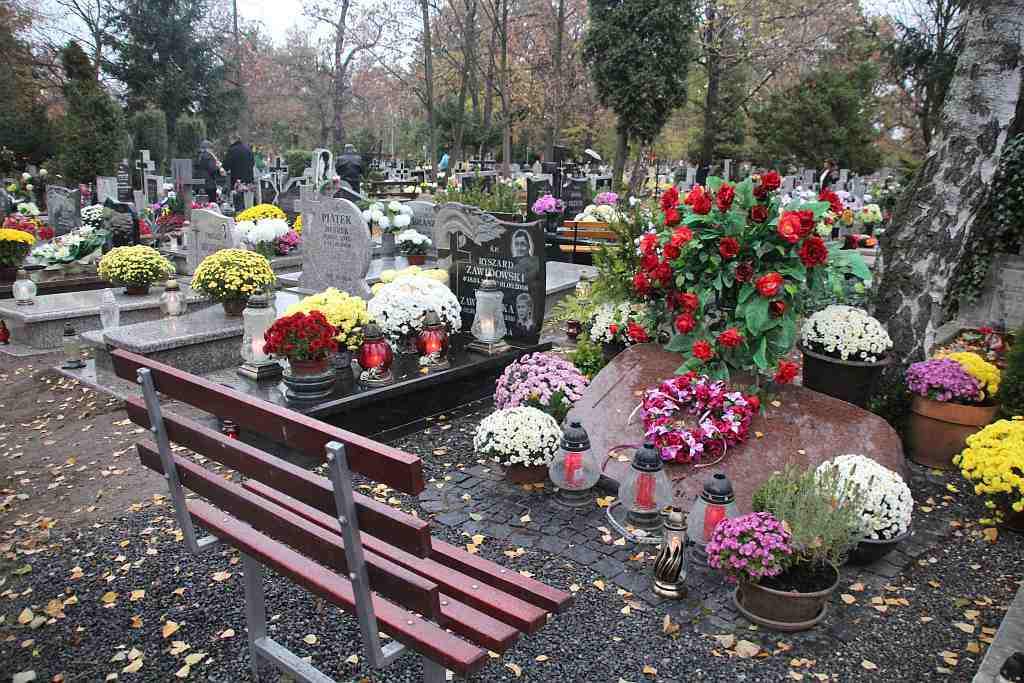 Wszystkich Świętych na Cmentarzu Komunalnym w Legnicy