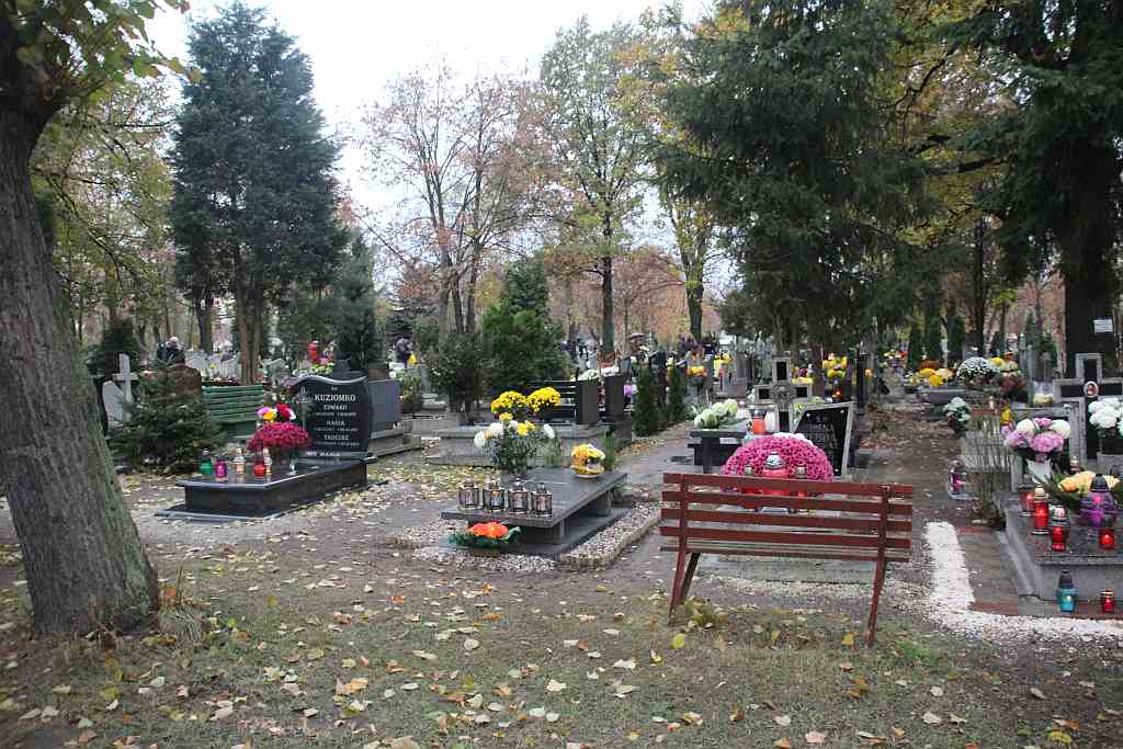 Wszystkich Świętych na Cmentarzu Komunalnym w Legnicy