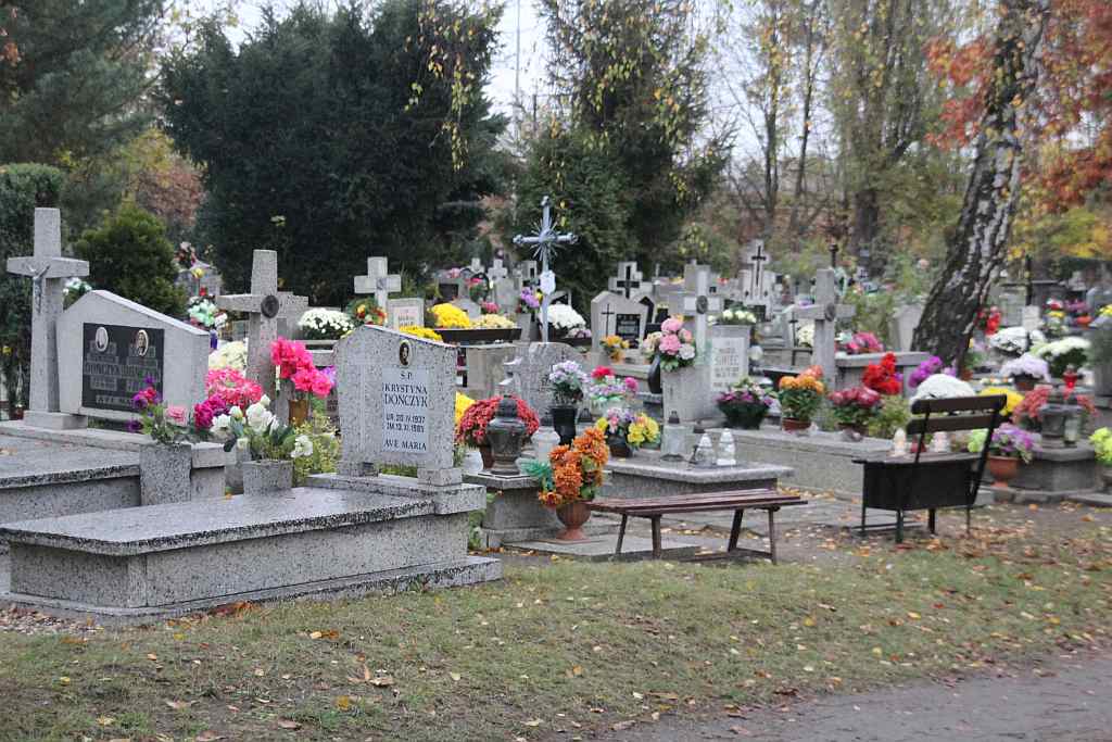 Wszystkich Świętych na Cmentarzu Komunalnym w Legnicy
