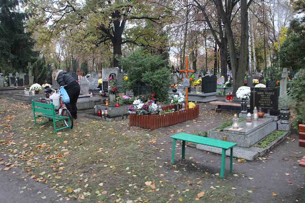 Wszystkich Świętych na Cmentarzu Komunalnym w Legnicy