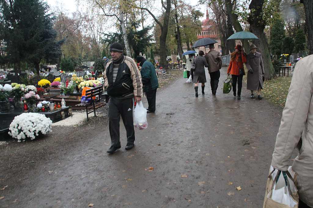 Wszystkich Świętych na Cmentarzu Komunalnym w Legnicy