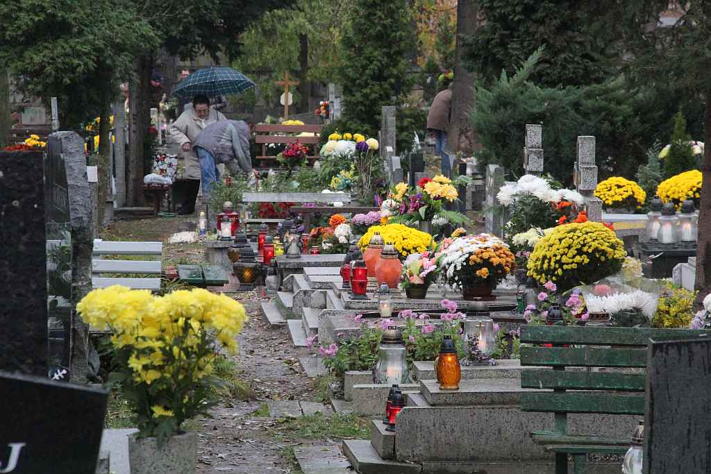 Wszystkich Świętych na Cmentarzu Komunalnym w Legnicy
