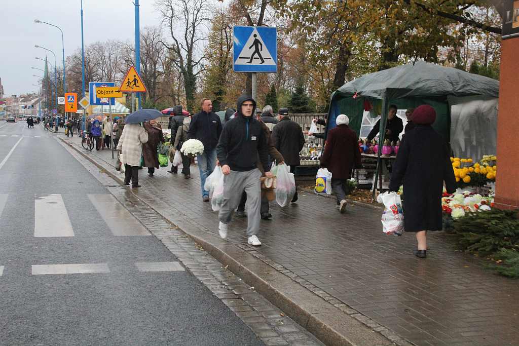 Wszystkich Świętych na Cmentarzu Komunalnym w Legnicy