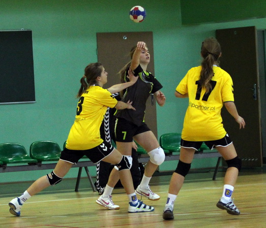 KPR Jelenia Góra - UKS Dziewiątka Legnica 19:17