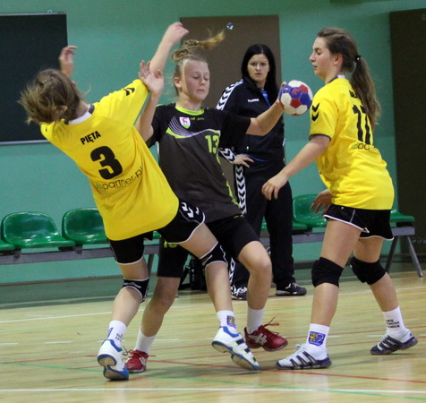 KPR Jelenia Góra - UKS Dziewiątka Legnica 19:17