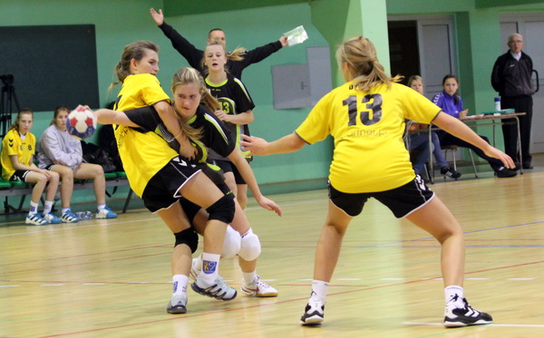 KPR Jelenia Góra - UKS Dziewiątka Legnica 19:17