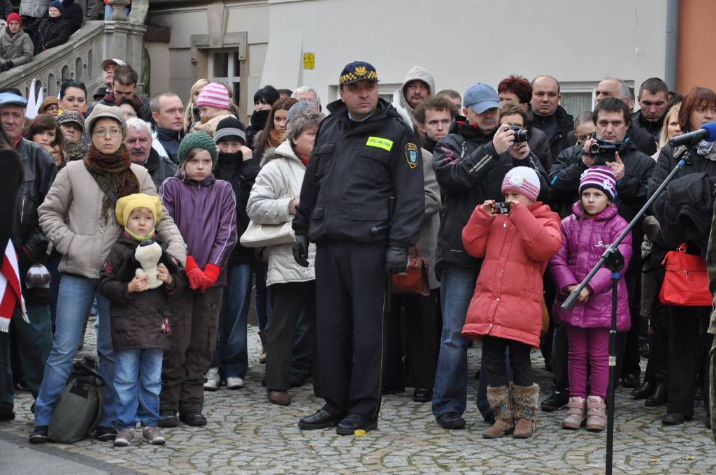 Uczniowie klas mundurowych ślubowali w Rynku