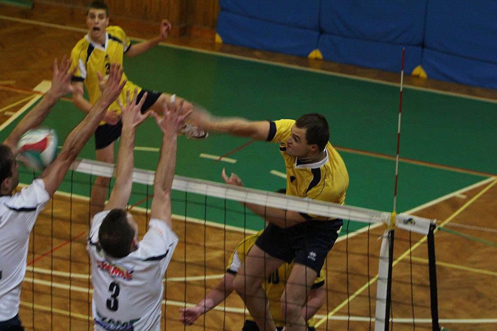 Ikar Legnica- MKS Rosiek Syców