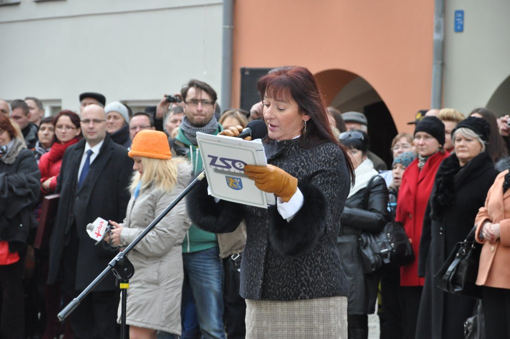 Uczniowie klas mundurowych ślubowali w Rynku