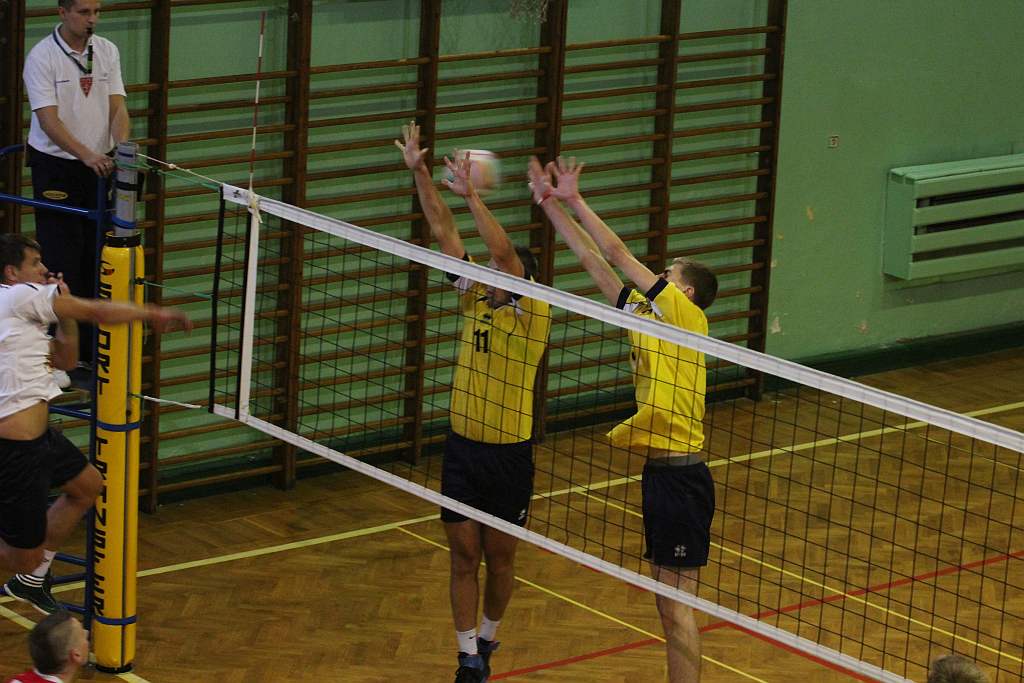 Ikar Legnica- MKS Rosiek Syców