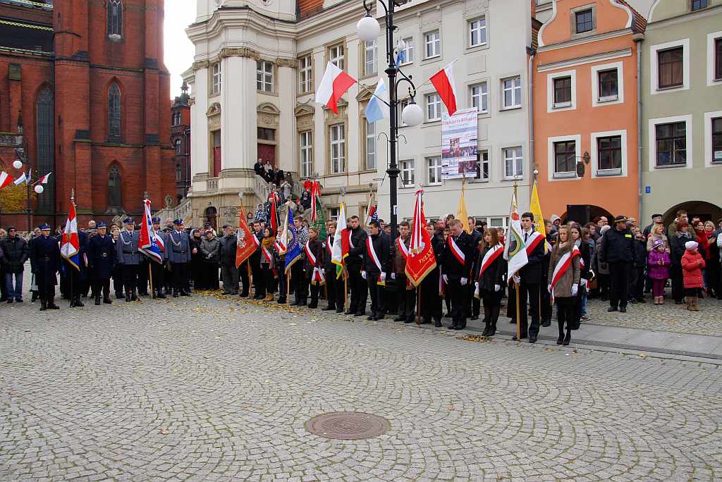 Uczniowie klas mundurowych ślubowali w Rynku