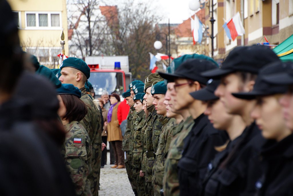 Uczniowie klas mundurowych ślubowali w Rynku