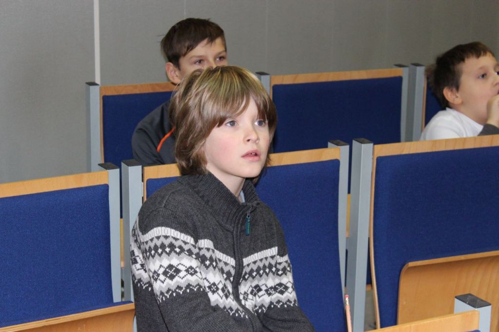 Chemiczne eksperymenty na Dziecięcym Uniwersytecie