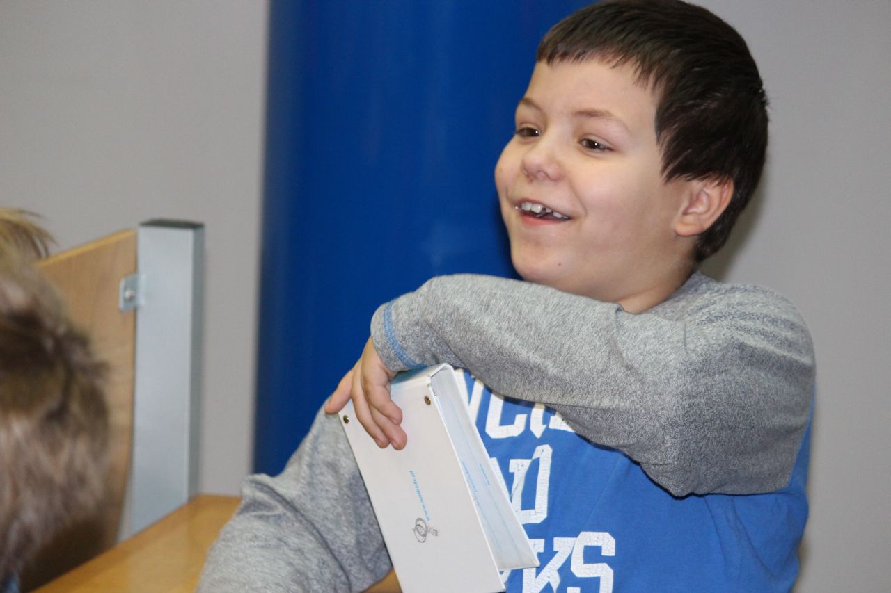 Chemiczne eksperymenty na Dziecięcym Uniwersytecie