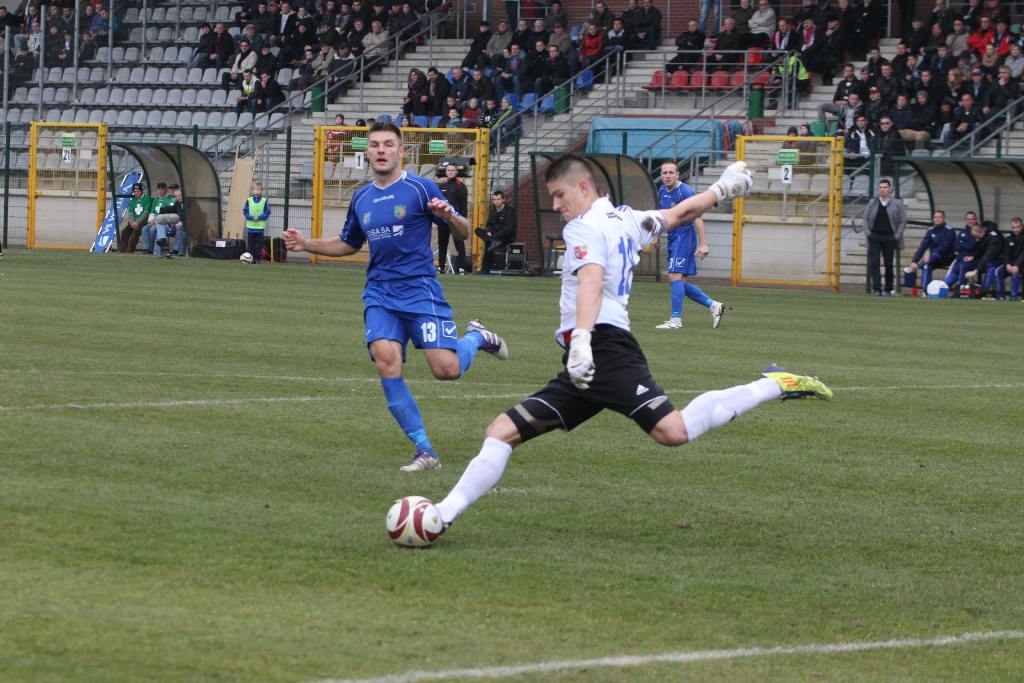 Miedź Legnica - Dolcan Ząbki 3:2