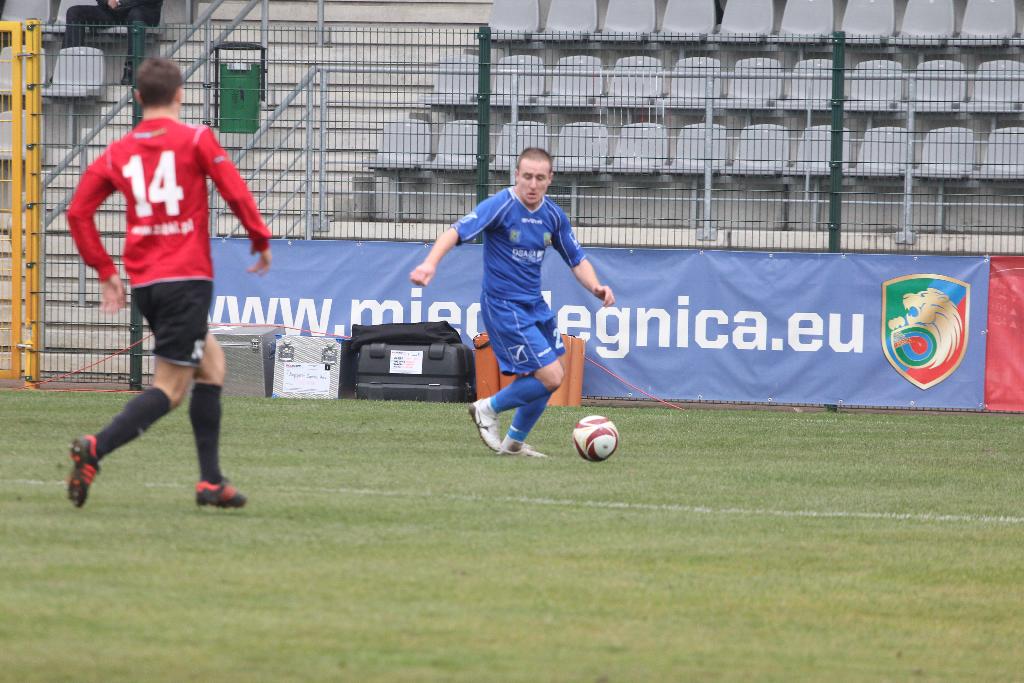 Miedź Legnica - Dolcan Ząbki 3:2