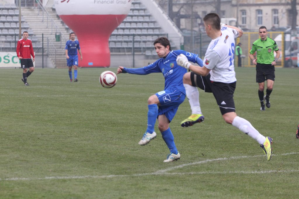 Miedź Legnica - Dolcan Ząbki 3:2