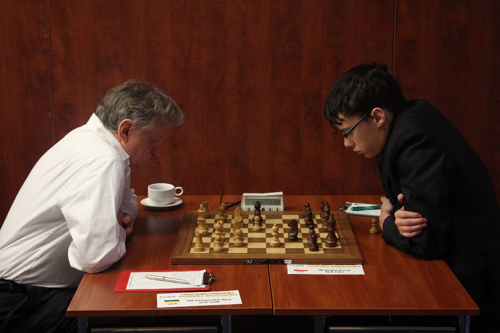 Zawodnik Miedzi prowadzi w szachowym turnieju